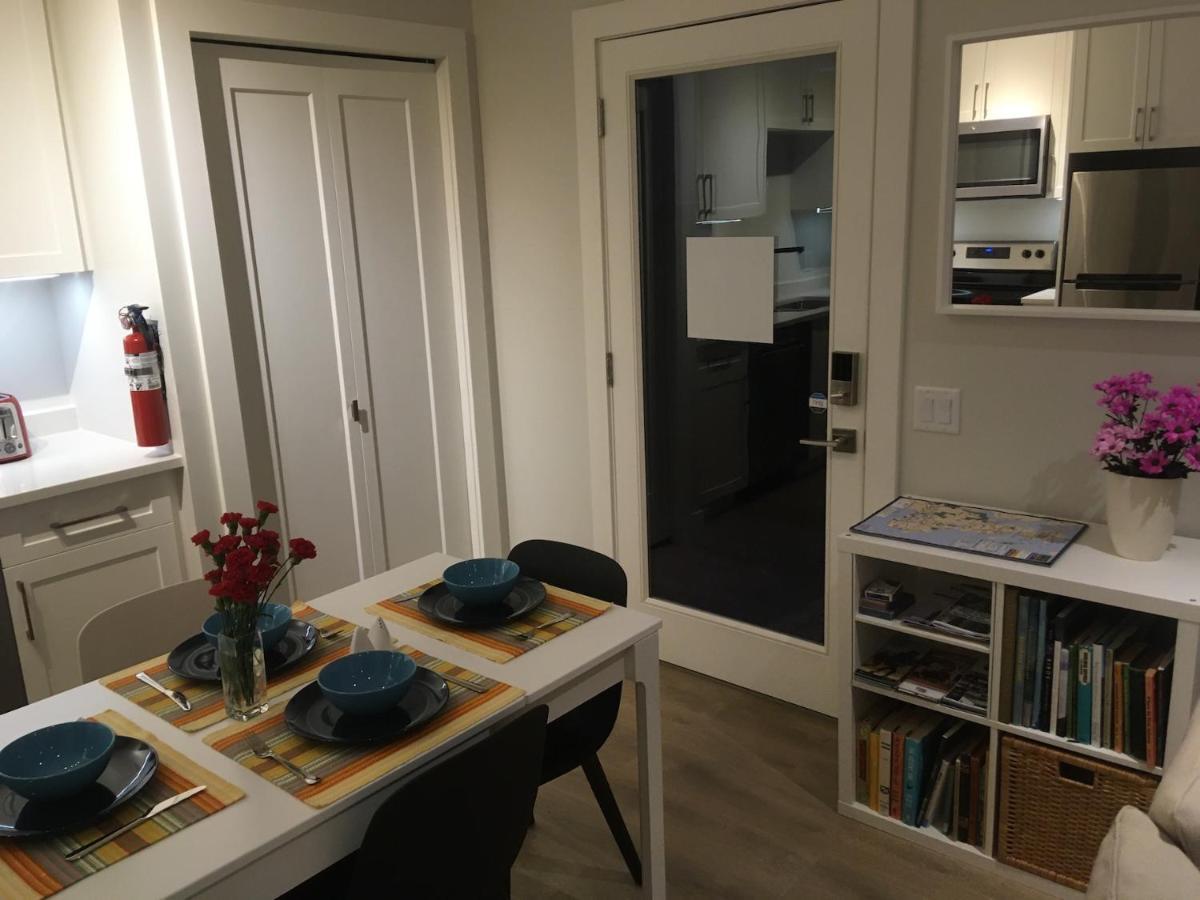 Mollys Cottage-The Suite On Vancouver Island Near Yyj Airport And The Wa And Bc Ferries North Saanich Kültér fotó