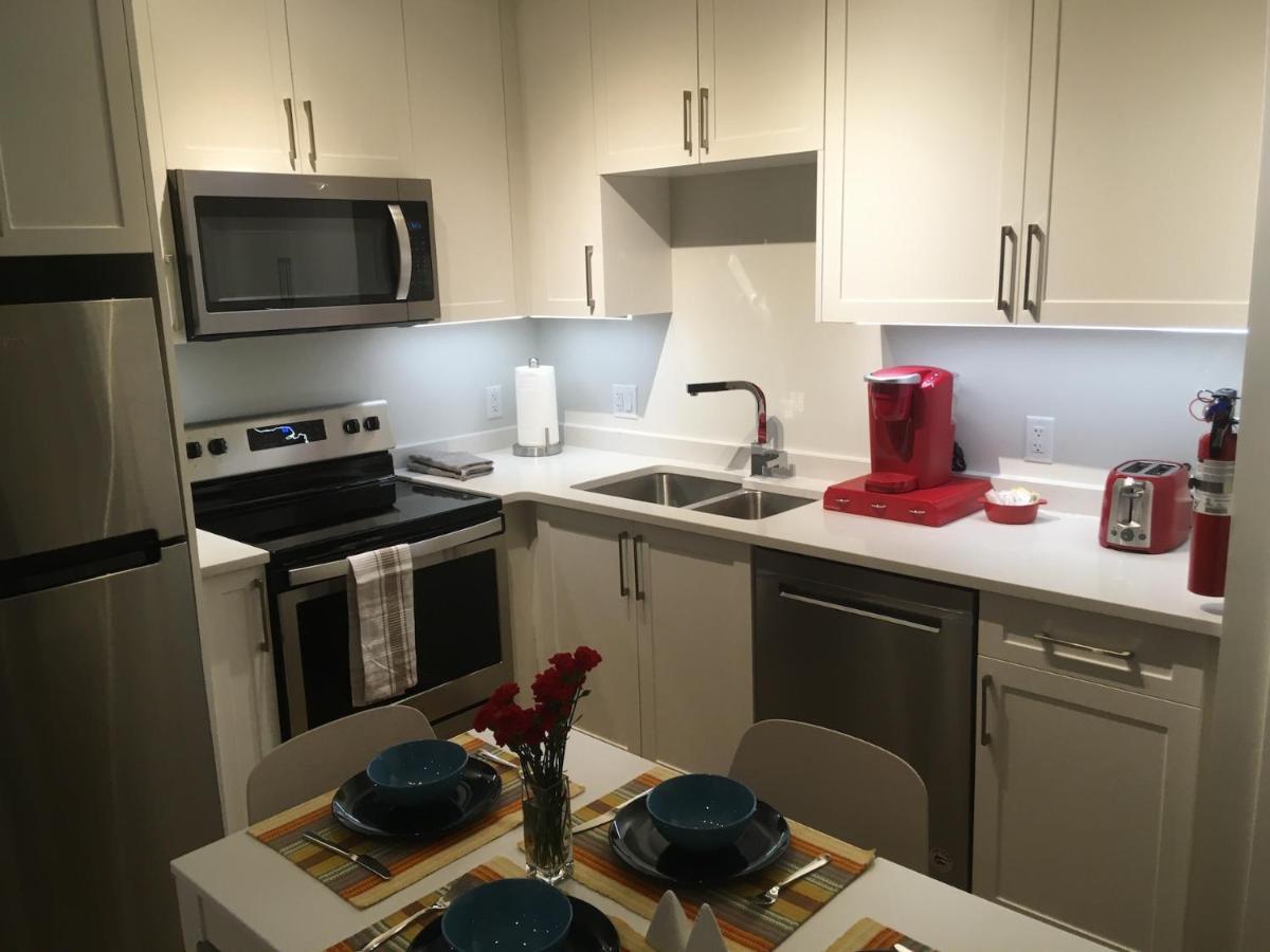 Mollys Cottage-The Suite On Vancouver Island Near Yyj Airport And The Wa And Bc Ferries North Saanich Kültér fotó