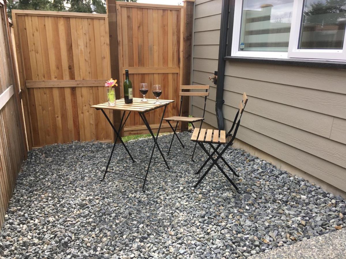 Mollys Cottage-The Suite On Vancouver Island Near Yyj Airport And The Wa And Bc Ferries North Saanich Kültér fotó