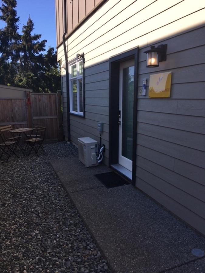 Mollys Cottage-The Suite On Vancouver Island Near Yyj Airport And The Wa And Bc Ferries North Saanich Kültér fotó