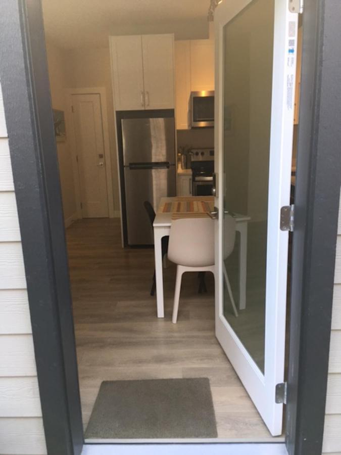 Mollys Cottage-The Suite On Vancouver Island Near Yyj Airport And The Wa And Bc Ferries North Saanich Kültér fotó